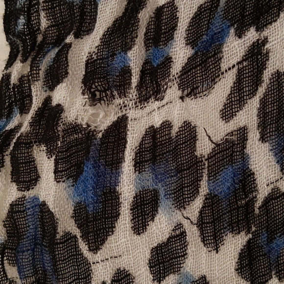 Bundle of Women's Scarves - Picture 2 of 5